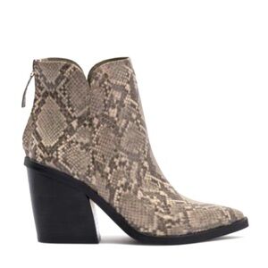 14th and Union Faux Snake Leather Ankle Boot Booties size 8